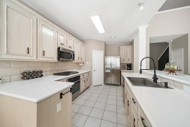 2372 Autumn Mist Court, League City, TX 77573