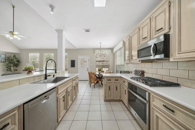 2372 Autumn Mist Court, League City, TX 77573