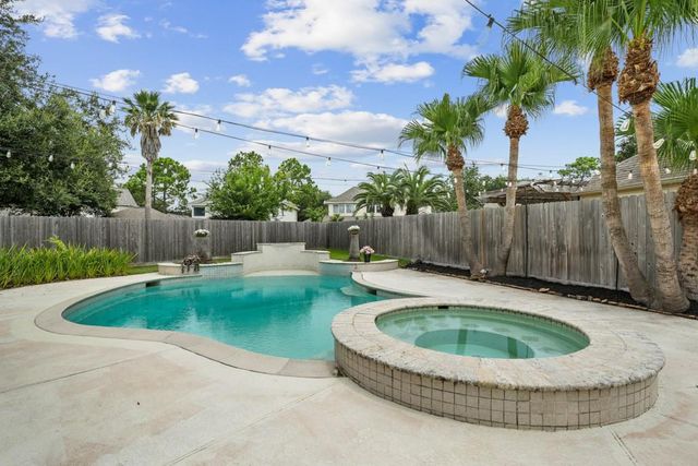 2372 Autumn Mist Court, League City, TX 77573
