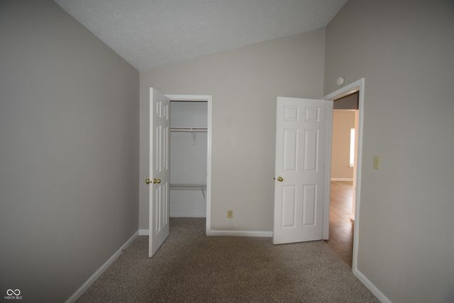 5231 Pin Oak Drive, Indianapolis, IN 46254