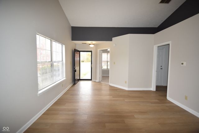 5231 Pin Oak Drive, Indianapolis, IN 46254