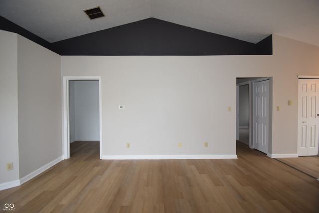 5231 Pin Oak Drive, Indianapolis, IN 46254