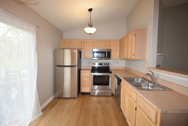 5231 Pin Oak Drive, Indianapolis, IN 46254