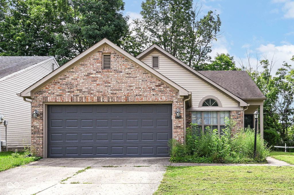 5231 Pin Oak Drive, Indianapolis, IN 46254