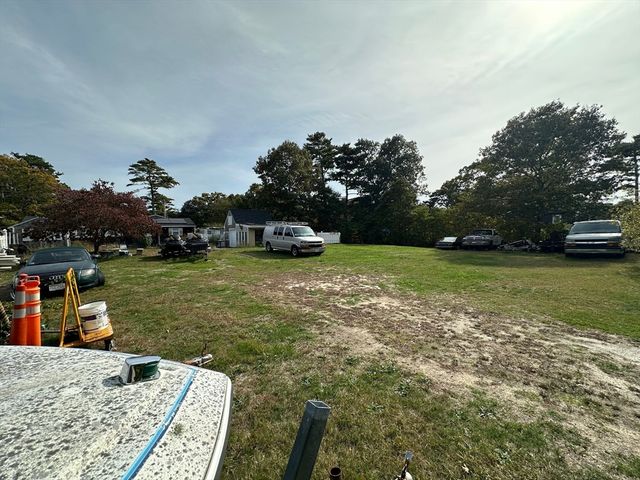 47 Mayflower Ln, Wareham, MA 02538