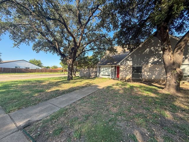 614 Towne House Lane, Richardson, TX 75081