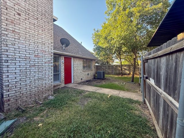 614 Towne House Lane, Richardson, TX 75081