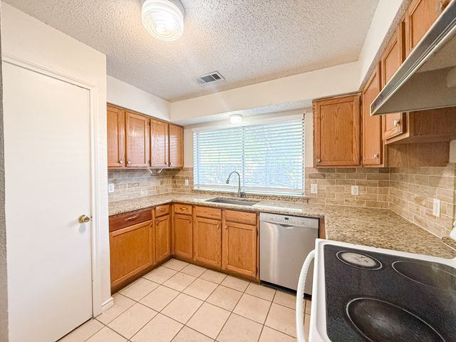 614 Towne House Lane, Richardson, TX 75081
