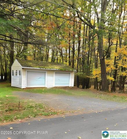 8749 Kings Way, Polk Twp, PA 18058