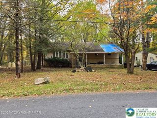 8749 Kings Way, Polk Twp, PA 18058