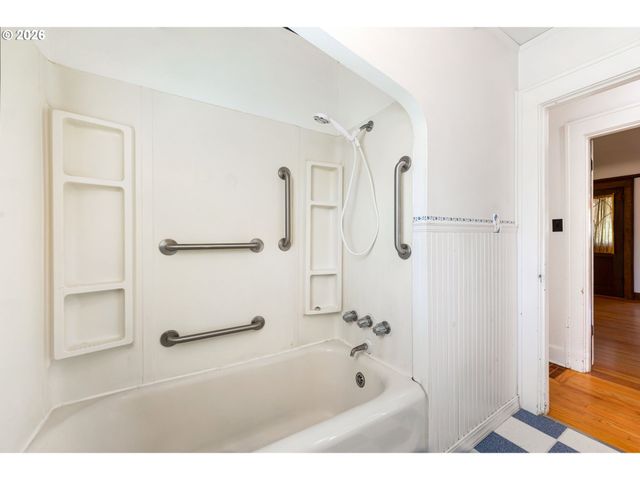 5220 Se KING Rd, Milwaukie, OR 97222