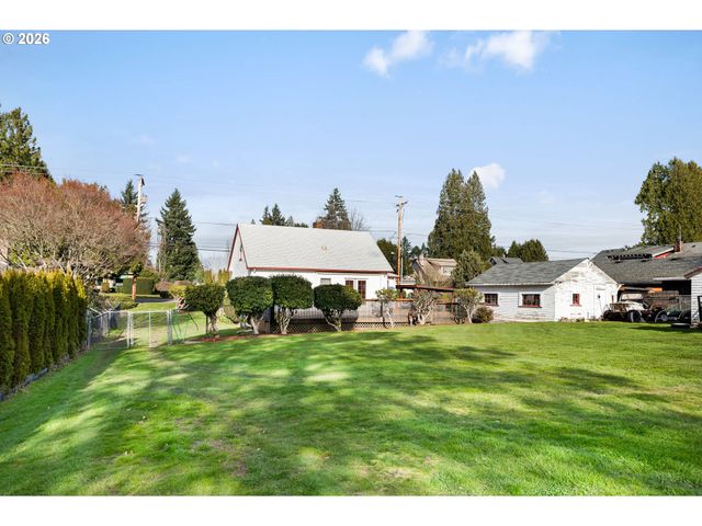 5220 Se KING Rd, Milwaukie, OR 97222