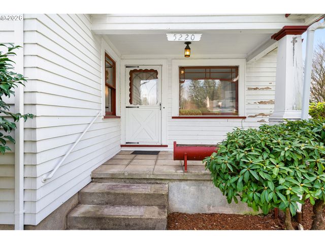 5220 Se KING Rd, Milwaukie, OR 97222