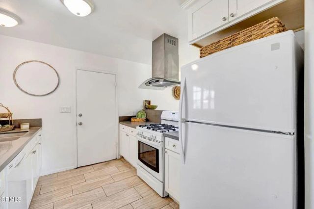 296 S Brookshire Avenue, Ventura, CA 93003