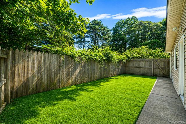 1641 E 3rd Avenue, Bay Shore, NY 11706