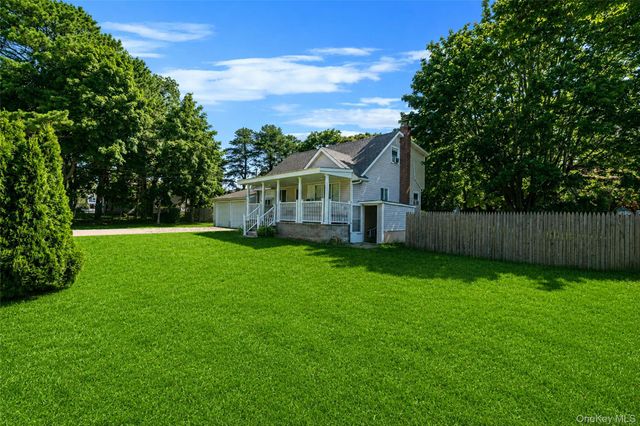 1641 E 3rd Avenue, Bay Shore, NY 11706