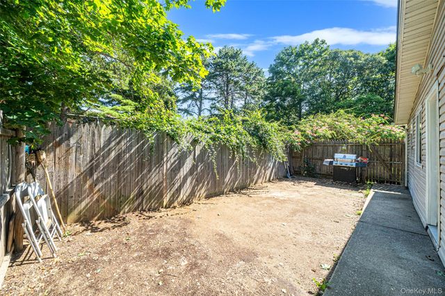 1641 E 3rd Avenue, Bay Shore, NY 11706