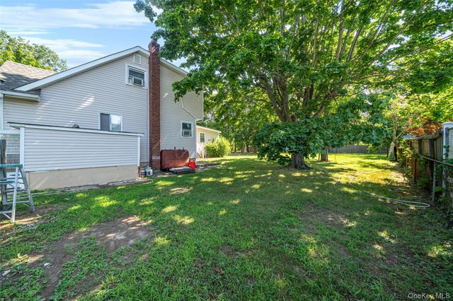 1641 E 3rd Avenue, Bay Shore, NY 11706