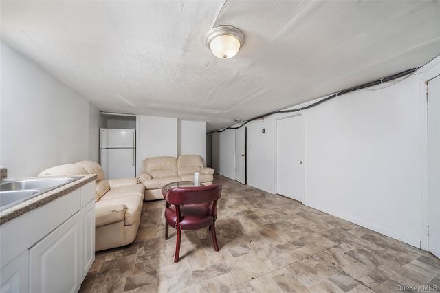 1641 E 3rd Avenue, Bay Shore, NY 11706
