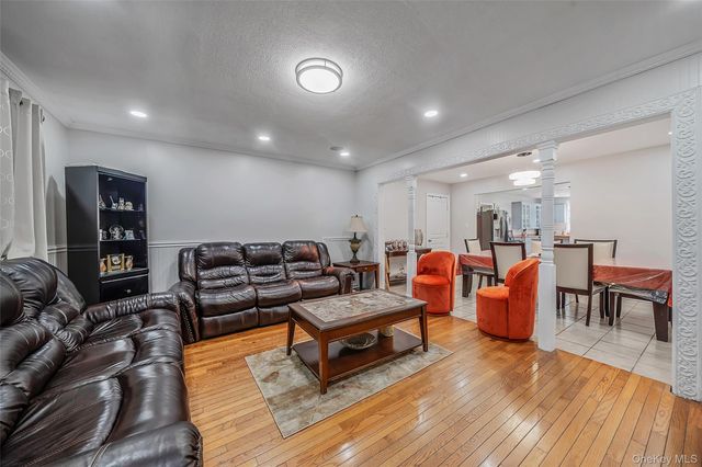 1641 E 3rd Avenue, Bay Shore, NY 11706