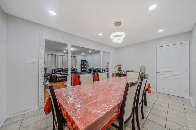 1641 E 3rd Avenue, Bay Shore, NY 11706
