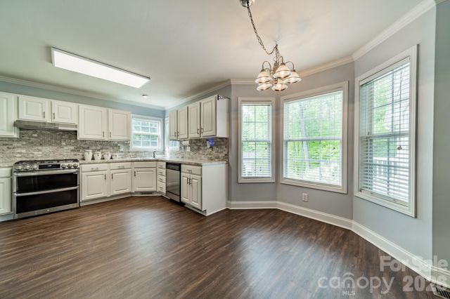 5619 Linda Vista Lane, Charlotte, NC 28216