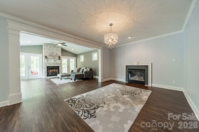 5619 Linda Vista Lane, Charlotte, NC 28216