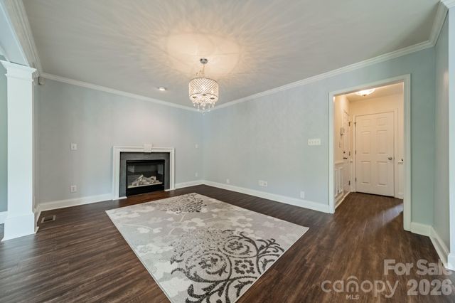 5619 Linda Vista Lane, Charlotte, NC 28216