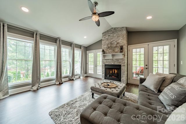 5619 Linda Vista Lane, Charlotte, NC 28216