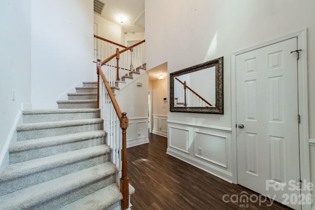 5619 Linda Vista Lane, Charlotte, NC 28216