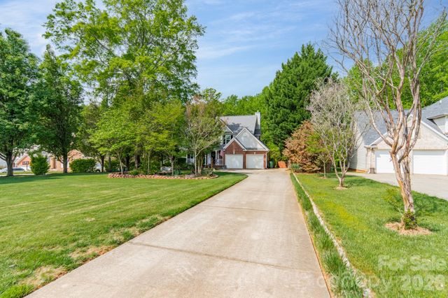 5619 Linda Vista Lane, Charlotte, NC 28216