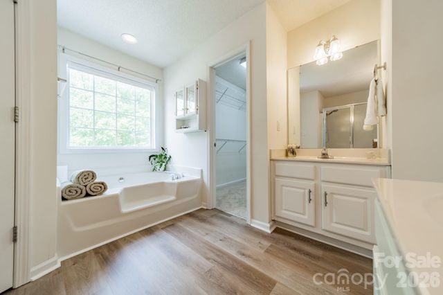 5619 Linda Vista Lane, Charlotte, NC 28216