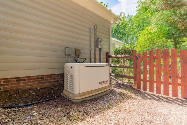 5619 Linda Vista Lane, Charlotte, NC 28216