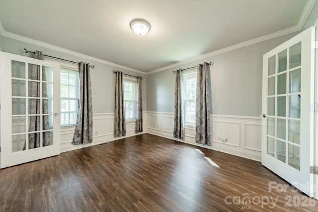 5619 Linda Vista Lane, Charlotte, NC 28216