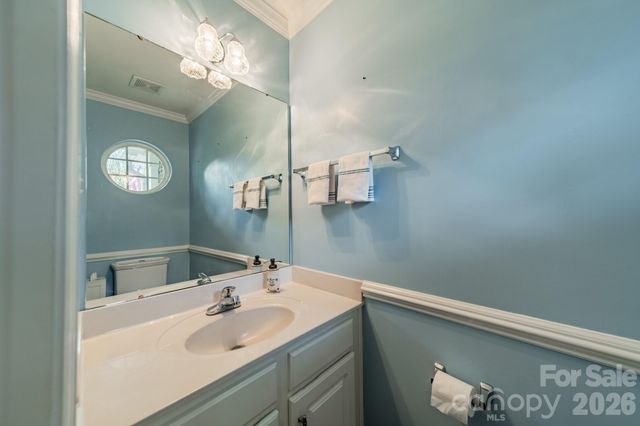 5619 Linda Vista Lane, Charlotte, NC 28216