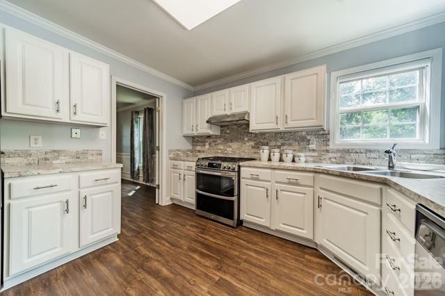 5619 Linda Vista Lane, Charlotte, NC 28216