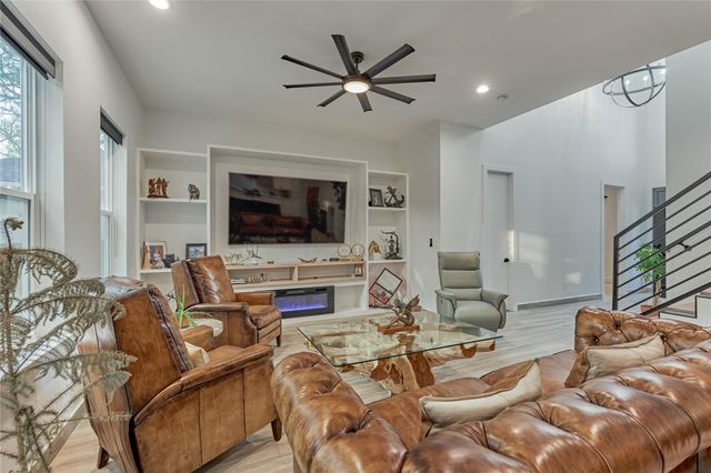 346 Camden Hills W, Montgomery, TX 77356