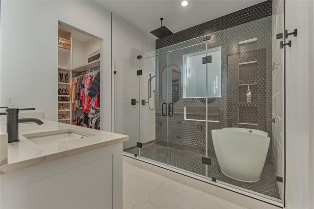 346 Camden Hills W, Montgomery, TX 77356