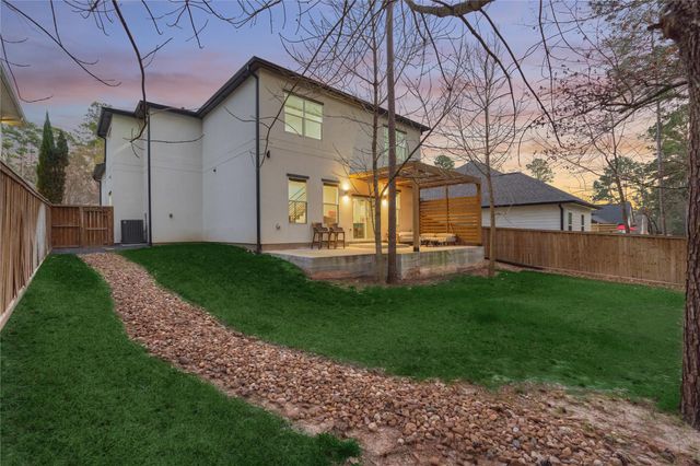 346 Camden Hills W, Montgomery, TX 77356