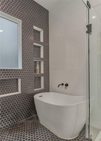 346 Camden Hills W, Montgomery, TX 77356