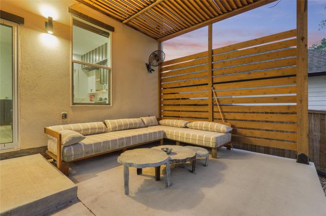 346 Camden Hills W, Montgomery, TX 77356