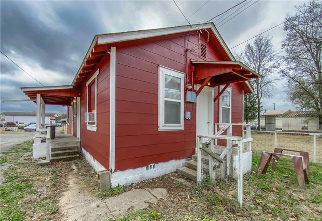 362 Fallen Ash Road, Yellville, AR 72687