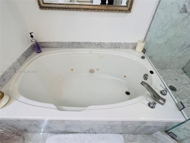 3640 Yacht Club Dr 609, Aventura, FL 33180