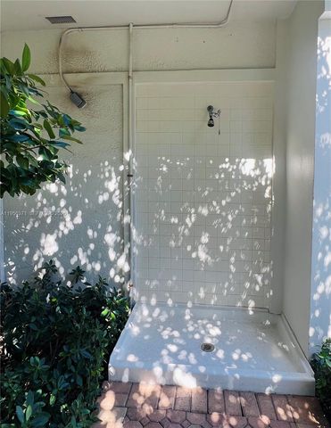 3640 Yacht Club Dr 609, Aventura, FL 33180