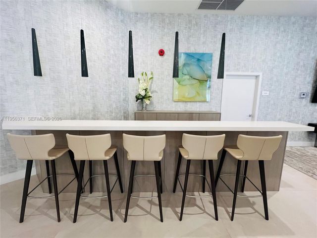 3640 Yacht Club Dr 609, Aventura, FL 33180