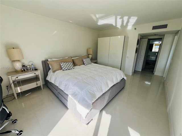 3640 Yacht Club Dr 609, Aventura, FL 33180