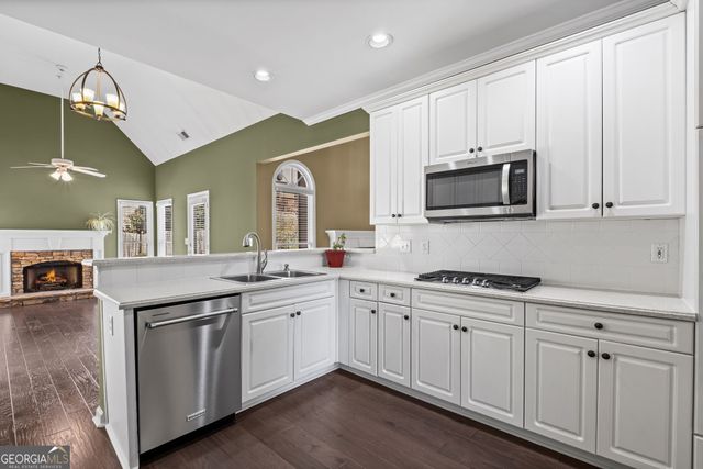 1233 Parkview Lane NW, Kennesaw, GA 30152