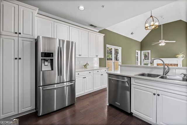 1233 Parkview Lane NW, Kennesaw, GA 30152