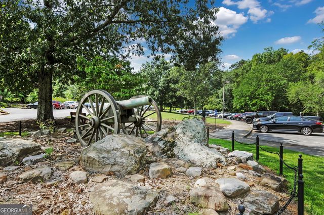 1233 Parkview Lane NW, Kennesaw, GA 30152