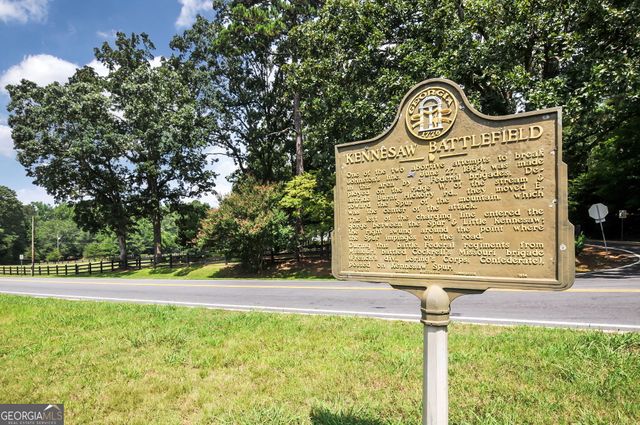 1233 Parkview Lane NW, Kennesaw, GA 30152